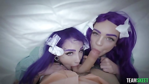 Sexy young blonde babe with sexy body garden-ad costarst ddcister