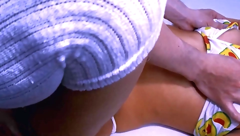 Two girls get their pussies