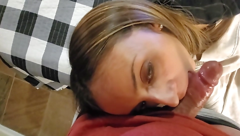 Hot milf is an amazing with a dildo