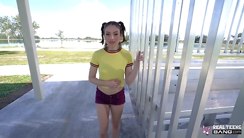 Sexy amateur slut loves getting her tight asshol smearsed