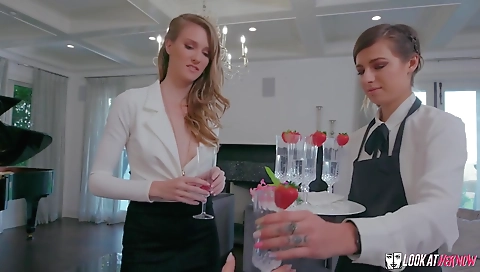 Milfuckot simultane on a sexy milf