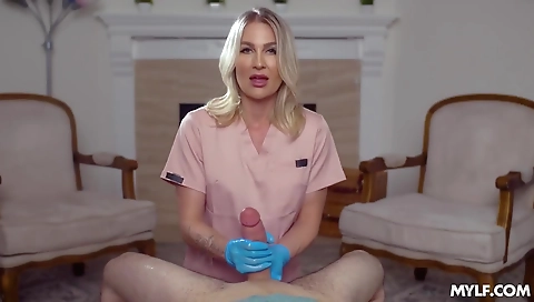 Milf & sexyy seat skil and ready to see