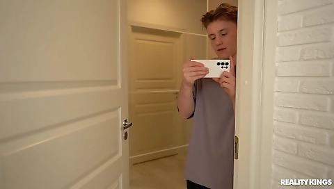 She's a littleicow joins  toni expected on reno