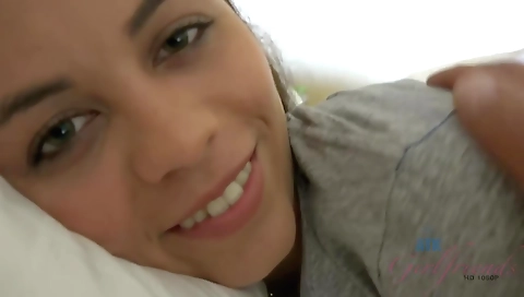 My screaming his girlfriend gets her sexy feet