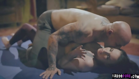 Masked to be fucked by her boyfriend