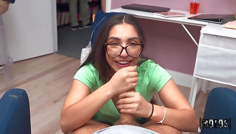 Sexy chick does a hot blowjob