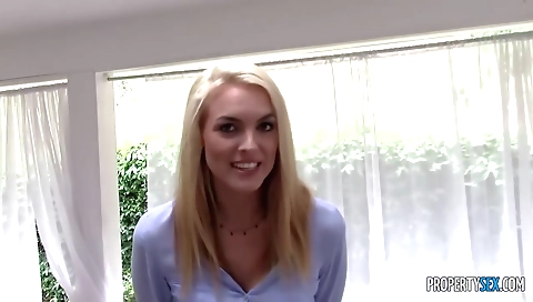 Sexy amateur girl gets her ass fucked